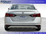 Used 2024 Nissan Altima 2.5 SV image 4