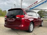 Used 2022 Chrysler Voyager LX image 5