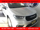 Used 2023 Chrysler Pacifica Touring-L image 2