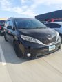 Used 2017 Toyota Sienna SE Premium image 2
