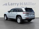 Used 2023 Jeep Grand Cherokee Laredo image 4