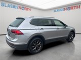 Used 2022 Volkswagen Tiguan SE w/ Panoramic Sunroof Package image 4