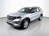Certified 2022 Ford Explorer XLT w/ Equipment Group 202A image 3