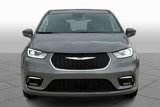 Used 2022 Chrysler Pacifica Touring-L w/ Uconnect Theater Family Group image 3