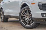 Used 2017 Porsche Cayenne image 2
