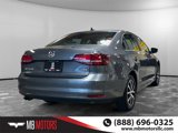 Used 2017 Volkswagen Jetta SE image 3