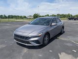 Used 2024 Hyundai Elantra SE image 3