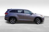 Used 2017 Toyota Highlander Limited image 4