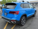 Certified 2022 Volkswagen Taos SE image 3