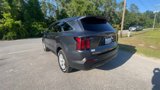 Used 2023 Kia Sorento LX image 6