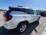 Used 2022 GMC Terrain SLE w/ Driver Convenience Package image 2