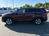 Used 2017 Toyota Highlander Limited image 3