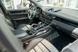 Used 2022 Porsche Cayenne Turbo image 6