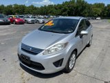 Used 2013 Ford Fiesta SE image 2