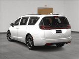 New 2023 Chrysler Pacifica Touring-L w/ S Appearance Package image 4