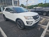 Used 2017 Ford Explorer XLT w/ Equipment Group 202A image 3