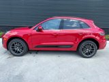 Certified 2025 Porsche Macan image 2