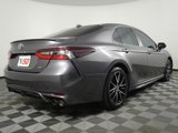 Used 2022 Toyota Camry SE image 3