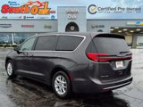 Certified 2023 Chrysler Pacifica Touring-L image 4