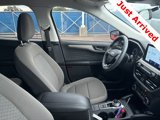 Used 2022 Ford Escape SE w/ SE Sport Appearance Package image 5