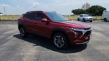 Used 2025 Chevrolet Trax LT w/ Driver Confidence Package image 2
