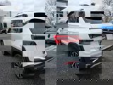 Certified 2022 Volkswagen Taos SE w/ Panoramic Sunroof Package image 4