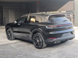 Certified 2025 Porsche Cayenne image 3