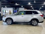 Used 2020 Mitsubishi Outlander SE image 2