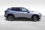 New 2025 Chevrolet Trax LT w/ LT Convenience Package image 2