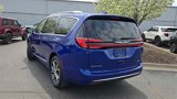 Used 2021 Chrysler Pacifica Pinnacle image 2