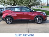 Used 2020 Nissan Kicks SR image 2