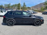 Used 2022 Volkswagen Tiguan SE R-Line image 2