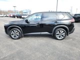 Used 2021 Nissan Rogue SV image 2