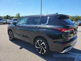 Used 2023 Mitsubishi Outlander SE image 3