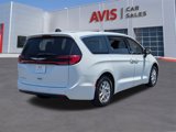 Used 2023 Chrysler Pacifica Touring-L image 6