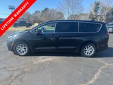 Used 2023 Chrysler Pacifica Touring-L image 2