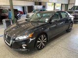 Used 2021 Nissan Altima 2.5 Platinum image 2