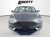 Used 2018 Ford Fusion SE w/ Fusion SE Technology Package image 2