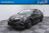 Used 2023 Toyota Camry SE image 3