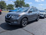 Used 2017 Nissan Rogue SL image 3