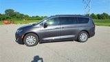 Used 2019 Chrysler Pacifica Touring-L image 4
