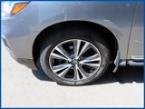 Used 2017 Nissan Pathfinder Platinum w/ Family Entertainment Package image 4