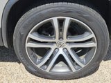 Used 2017 Volkswagen Tiguan SEL image 3