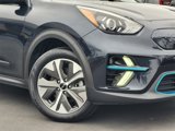 Used 2022 Kia Niro EX image 3