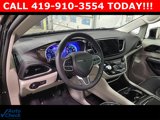Used 2023 Chrysler Pacifica Limited image 3