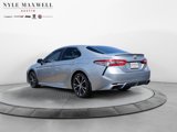 Used 2018 Toyota Camry SE image 3