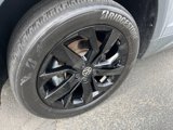 Used 2022 Volkswagen Taos SE image 2