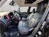 Used 2017 Jeep Renegade Trailhawk w/ Premium Trailhawk Package image 2