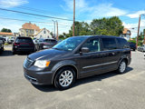 Used 2016 Chrysler Town & Country Touring image 2