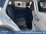 Used 2017 Nissan Rogue SV image 3
